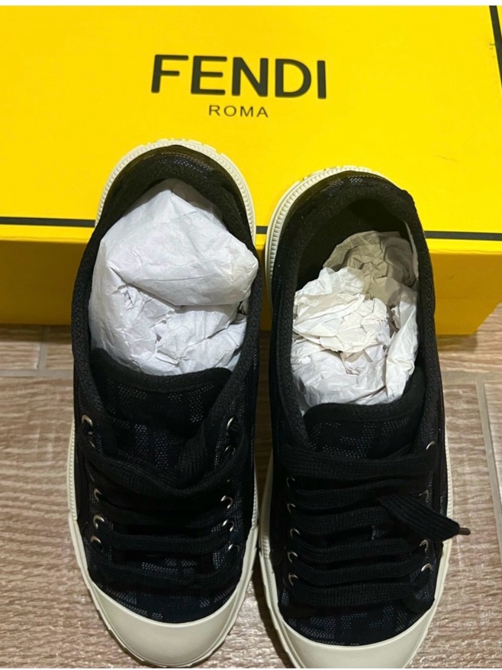 Blue Canvas Low-Top Sneakers with Cream Sole size 39 (9)